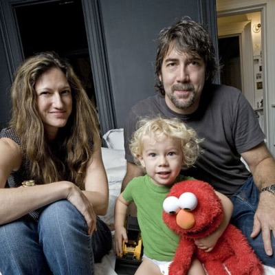 Vincent Mazeau with his ex-wife, Jenna Lyons, and son, Beckett Lyons-Mazeau, posing for a photo.